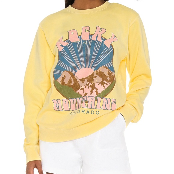 Tops - NWT revolve yellow sweatshirt. size medium